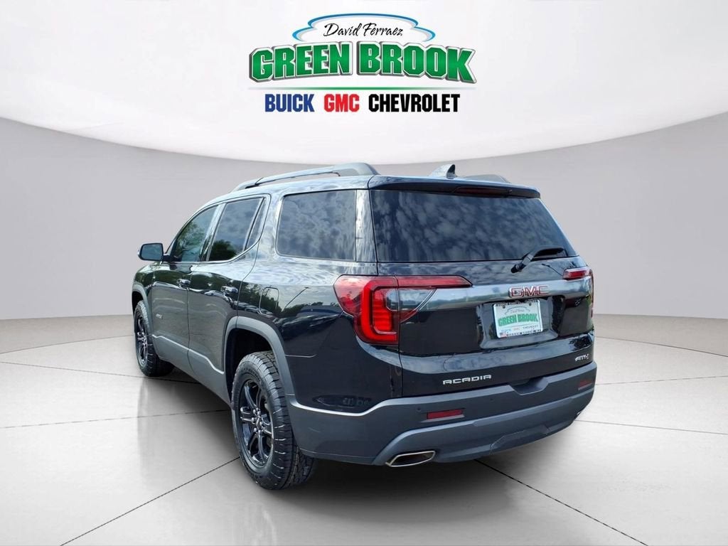 2023 GMC Acadia AT4