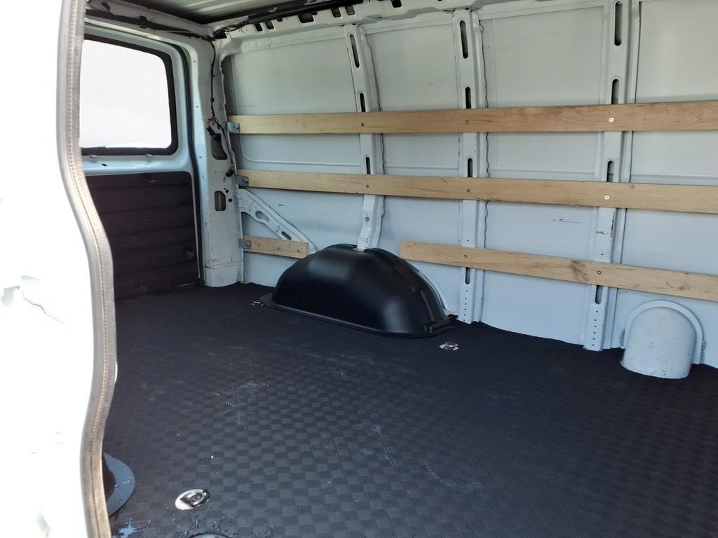 2024 GMC Savana Cargo 2500 Work Van